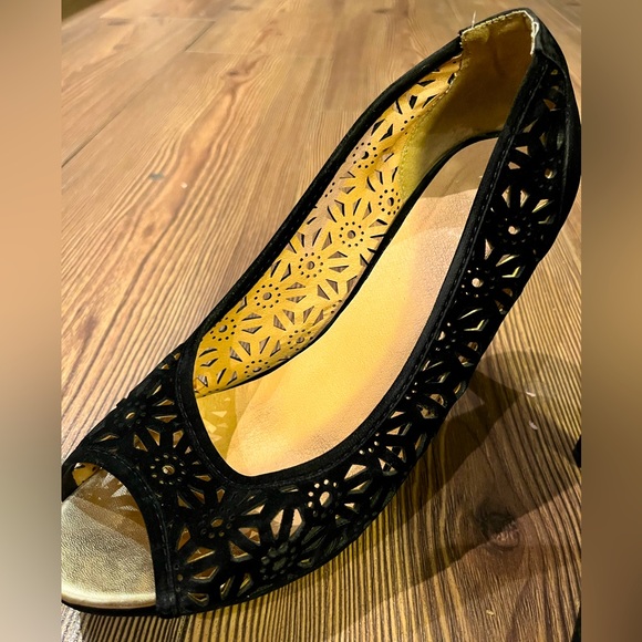 *LIKE NEW* Gorgeous sexy classic black velour peep toe 3.5” heels Sz. 8.5-9 - Picture 4 of 10